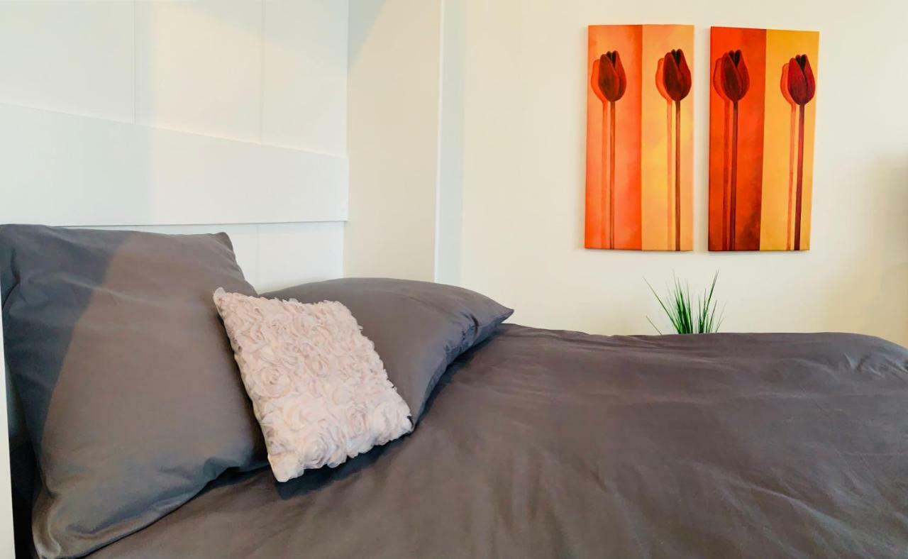 Moderner Bungalow, 20 Minuten Bis Hannover City, 24H Check-In Apartment Garbsen Luaran gambar